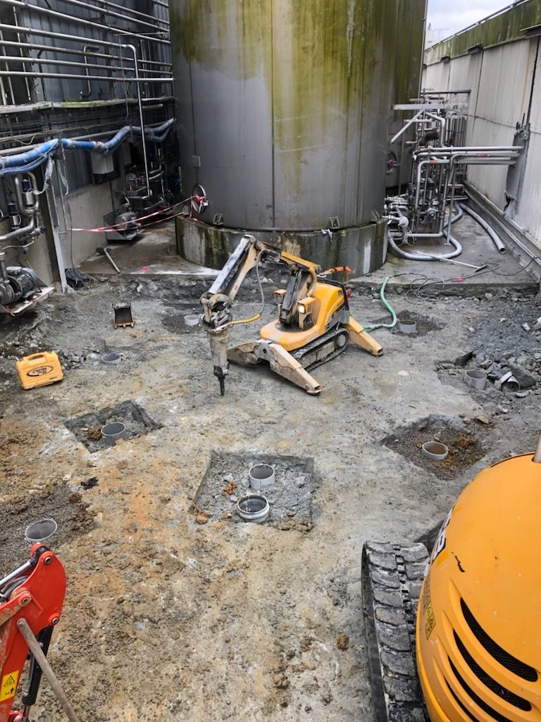 démolition béton dans une usine à landerneau